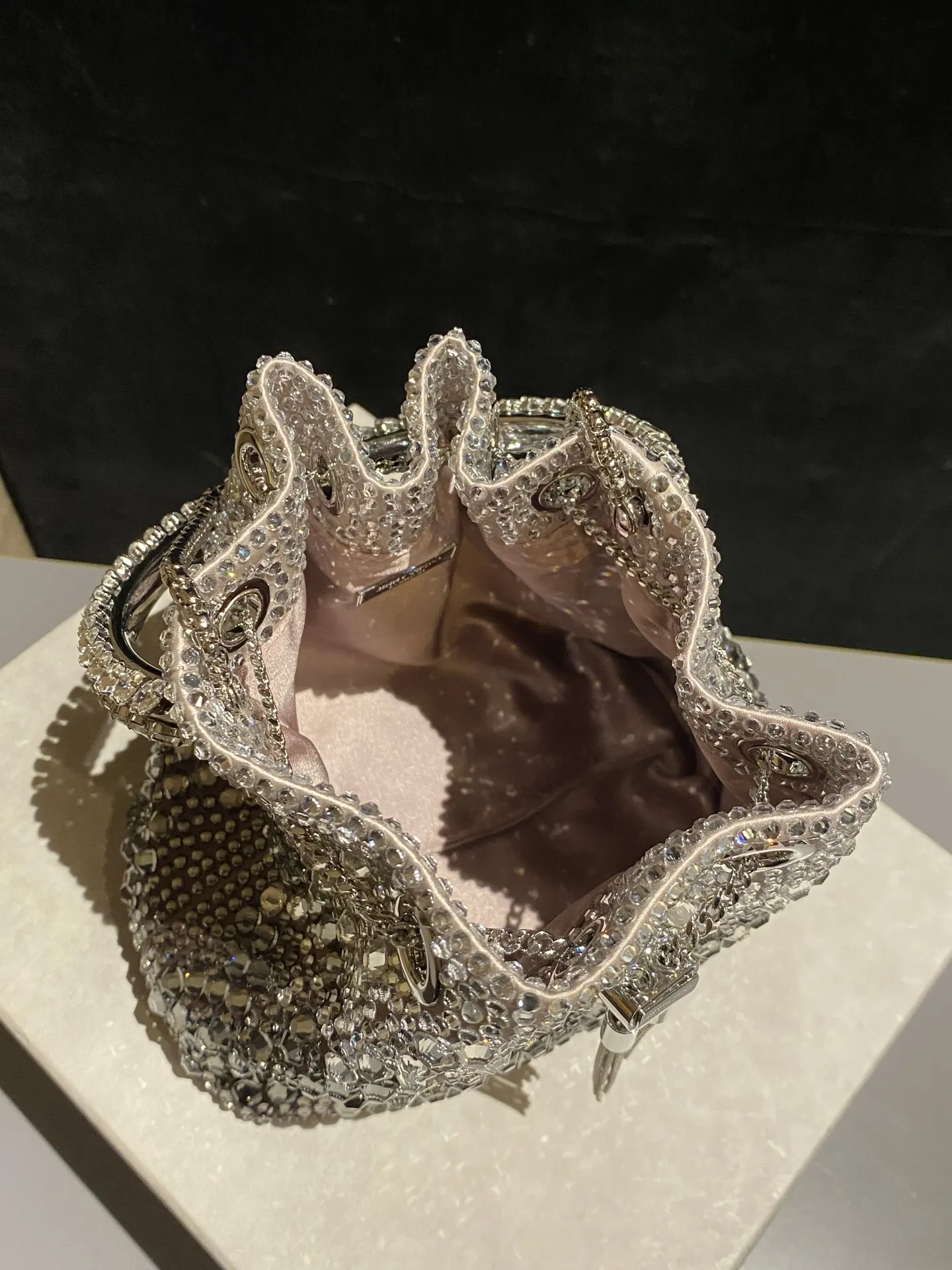 JIMMY CHOO BON BON系列标志款手提包 链条包 精致链条款