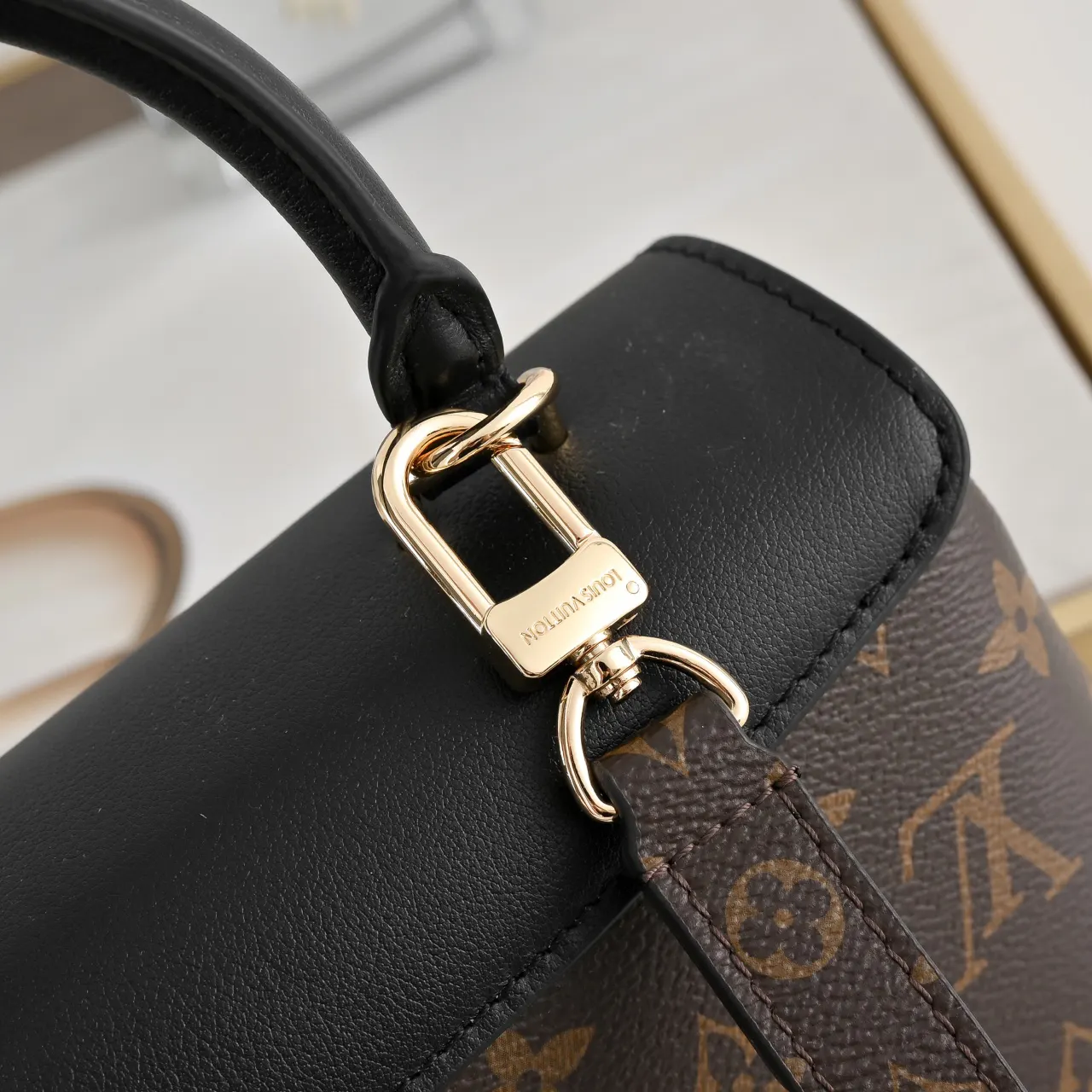 LV 黑棕配色 手袋(數字4) LV 黑棕配色 手袋(數字4)