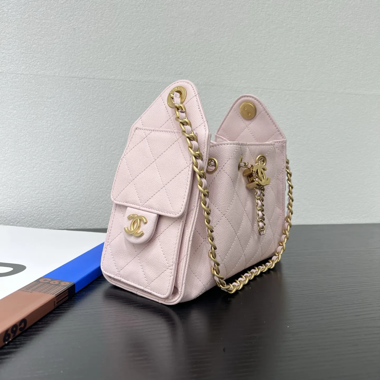 CHANEL 22 Bag 粉色牛皮链条包 小号款 复古款