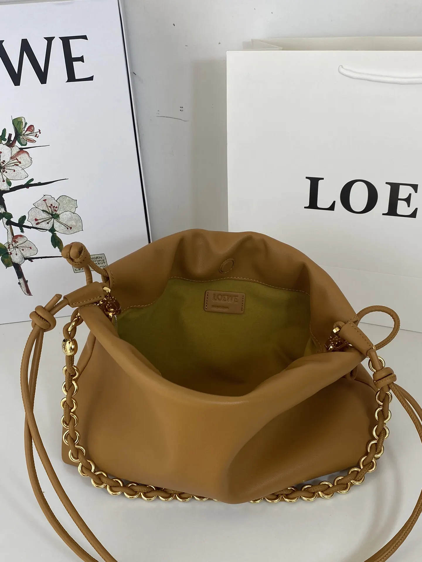 羊皮 Flamenco Purse 云朵包 采用褶 链条包 精致链条款