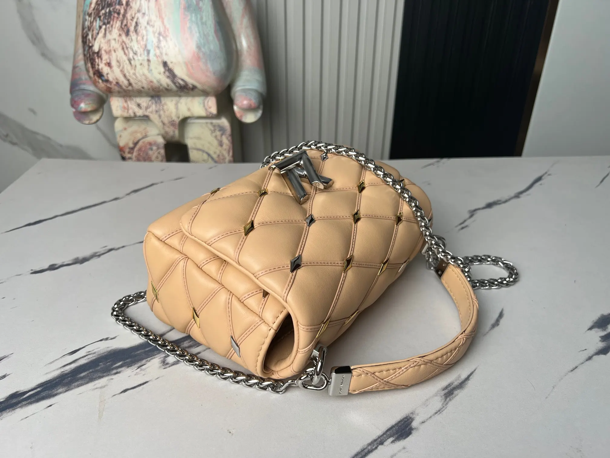 LV 杏色 羊皮 鏈條包 精致鏈條款