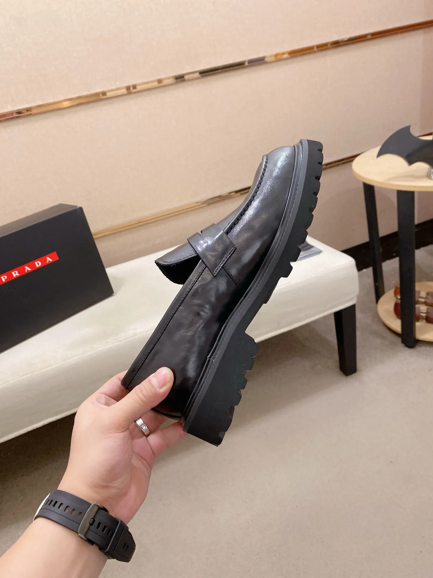 Prada 牛皮 休闲鞋 舒适