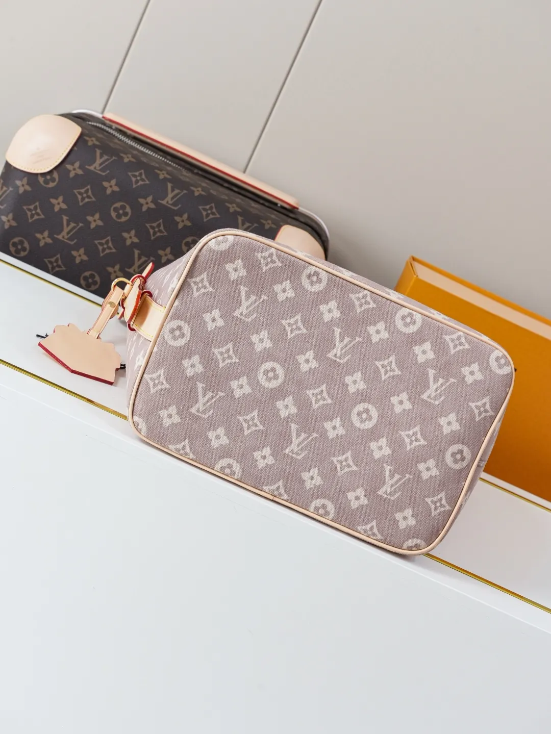 Louis Vuitton Bucket Bag Casual Leather