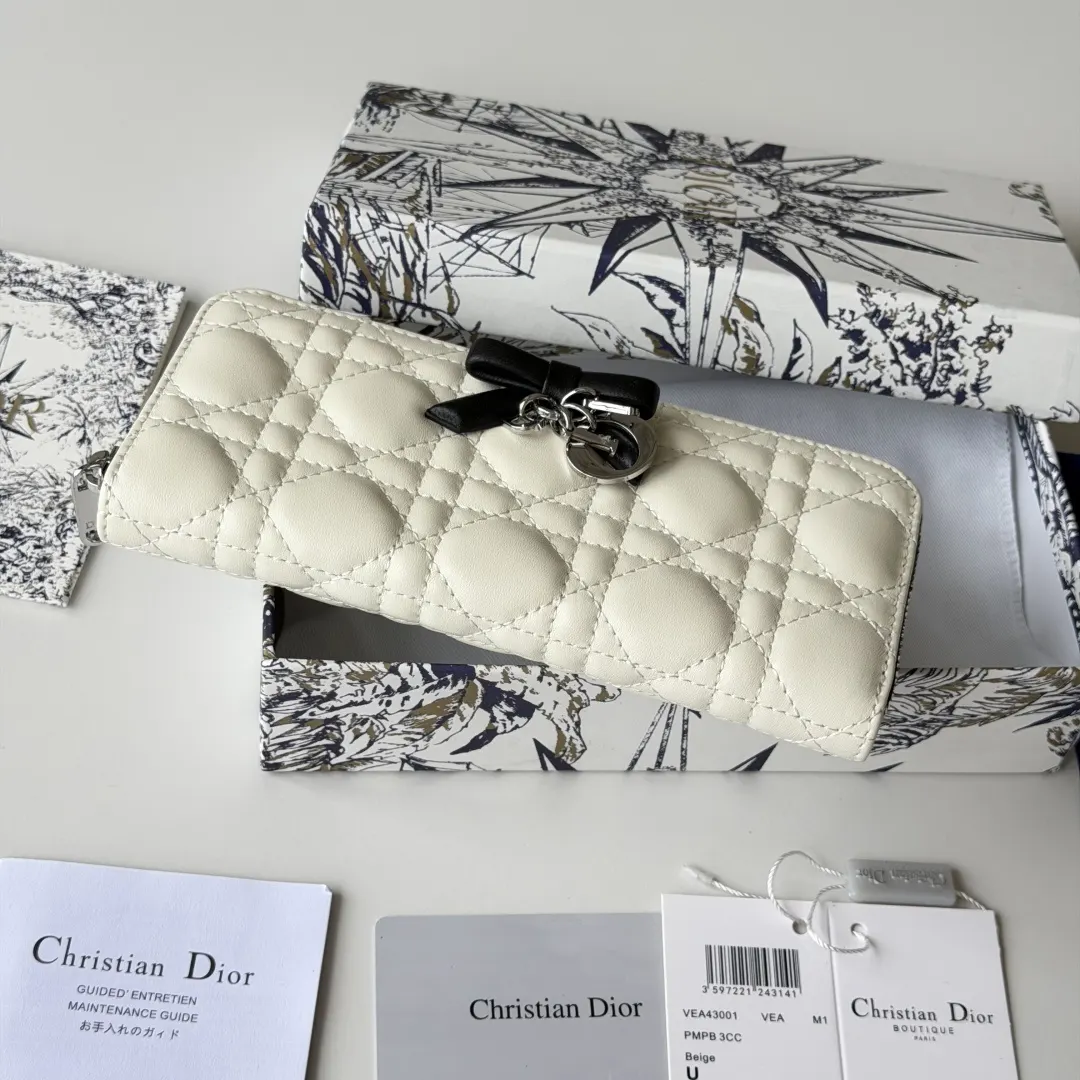 Dior 白色羊皮蝴蝶结化妆包 手拿