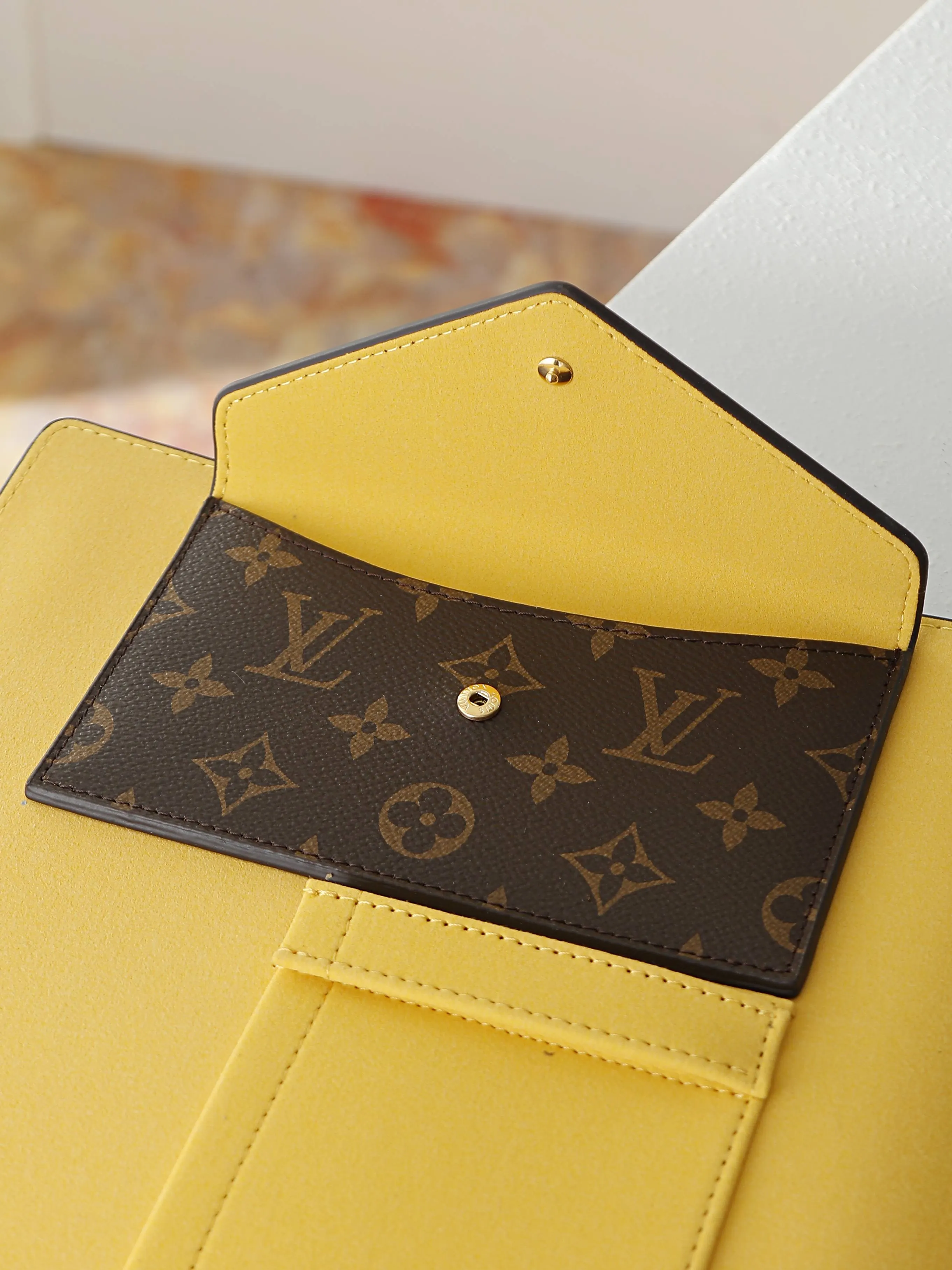 Louis Vuitton Brown Monogram Clutch Bag Canvas Image 9 Louis Vuitton Brown Monogram Clutch Bag Canvas Image 9