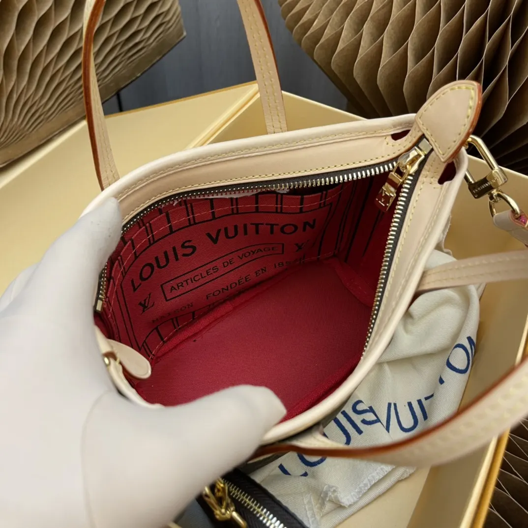 Neverfull 杏色 牛皮 手拿包 精致手拿款