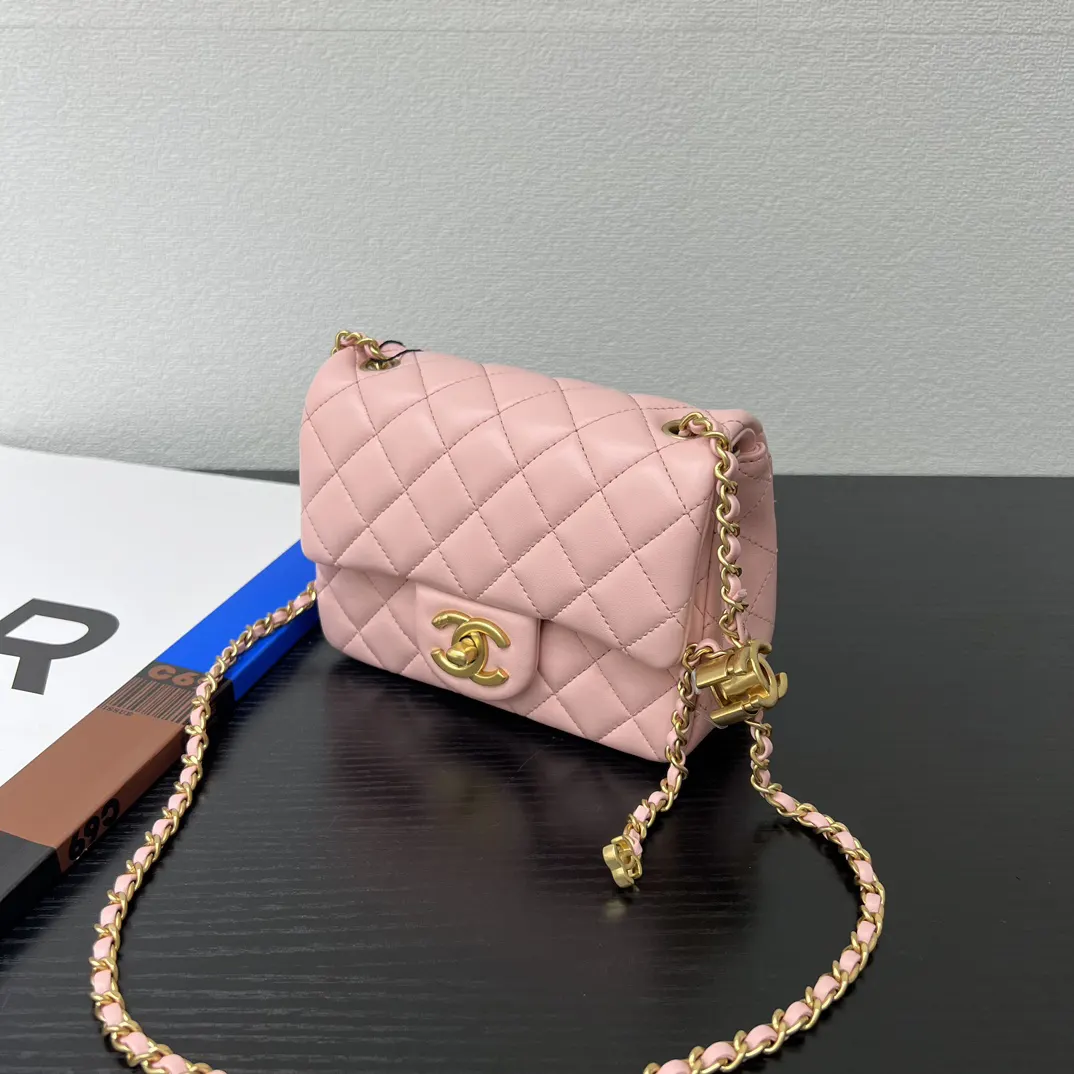 Chanel 粉色 皮革 菱格絎縫 鏈條包