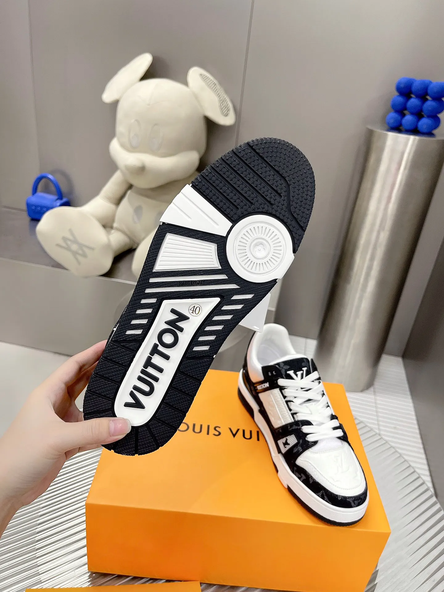 LV sports shoes Image 9 LV sports shoes Image 9