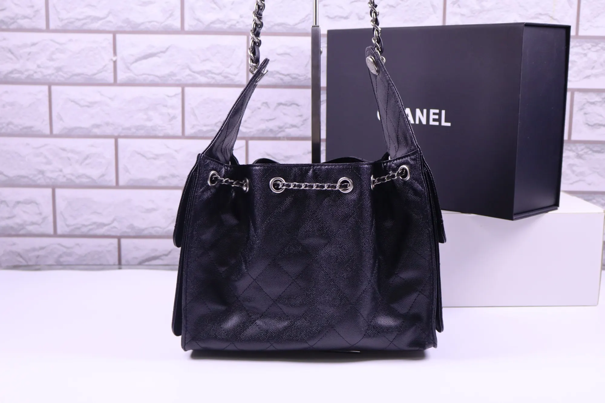 Chanel 黑色 腋下包