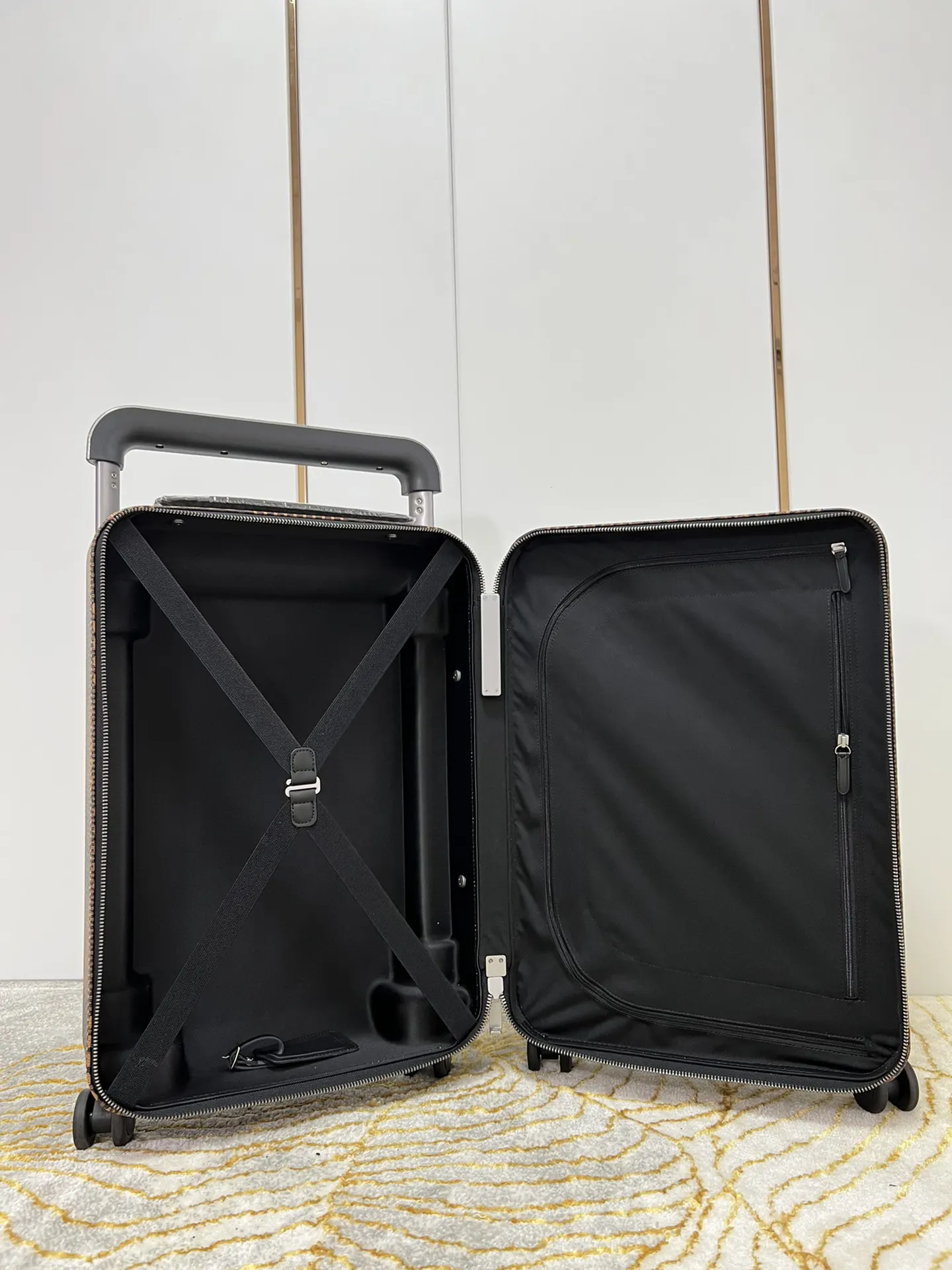 LV 帆布 行李箱 旅行拉杆款 輕便出行款(數字9) LV 帆布 行李箱 旅行拉杆款 輕便出行款(數字9)