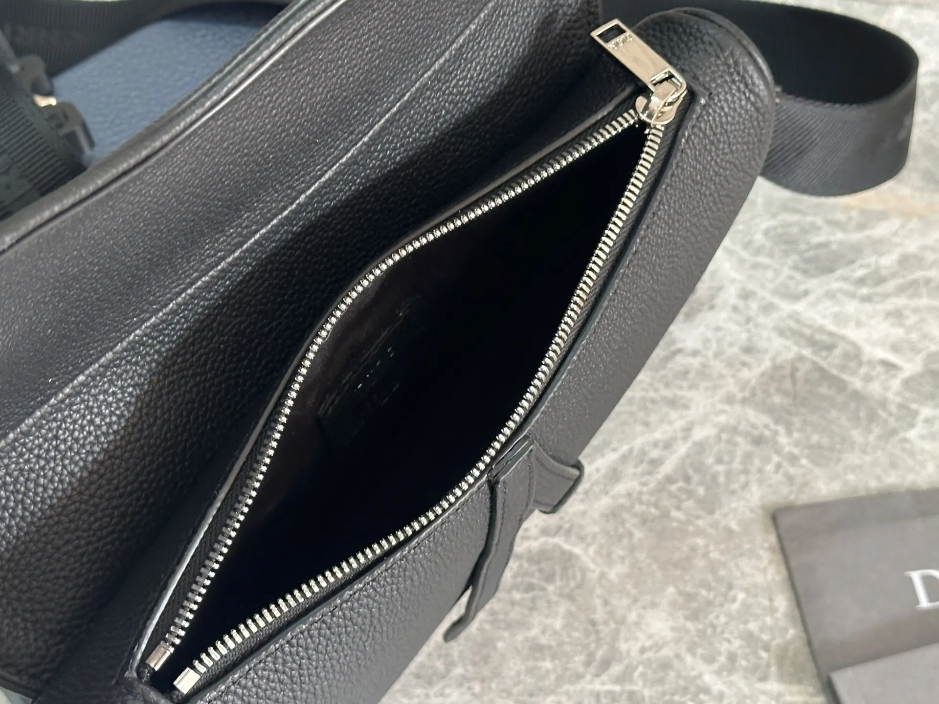 Dior Saddle 黑色马鞍包 手提斜挎 手提包