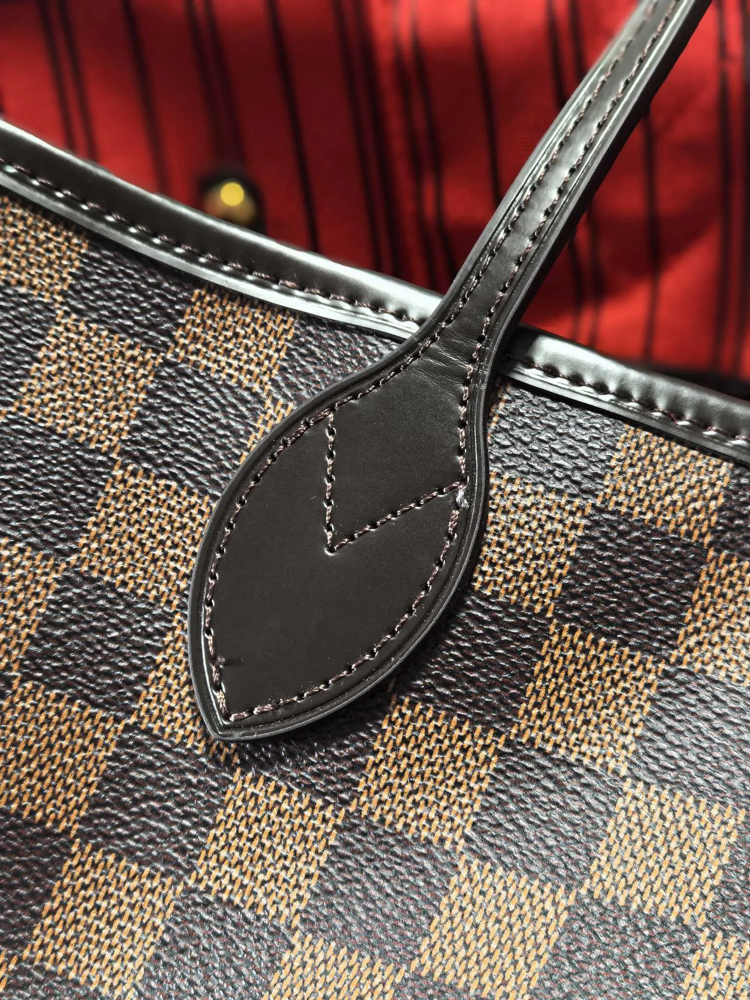 Neverfull 老花 帆布 手拿包 精致手拿款