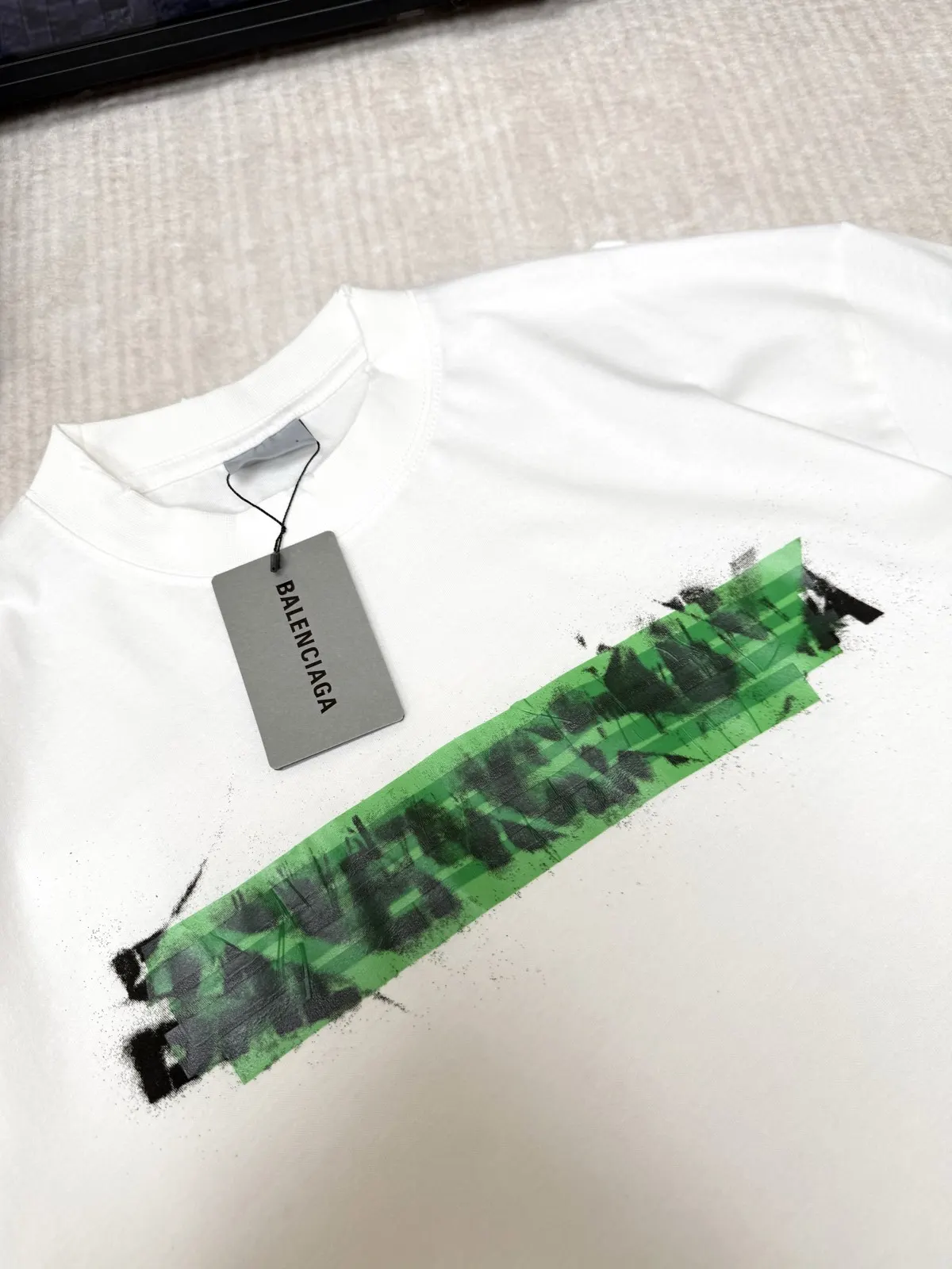 Balenciaga 白色 Logo 短袖T恤(數字4) Balenciaga 白色 Logo 短袖T恤(數字4)