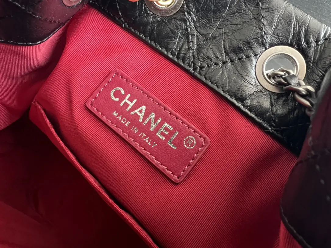 Chanel Oil Wax Sheepskin Flap Chain Bag One Shoulder Cross