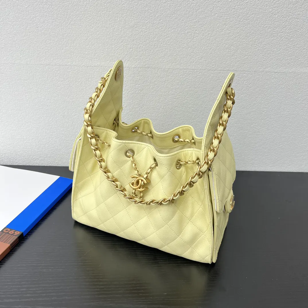 Chanel 黃色牛皮Hobo腋下包 金链