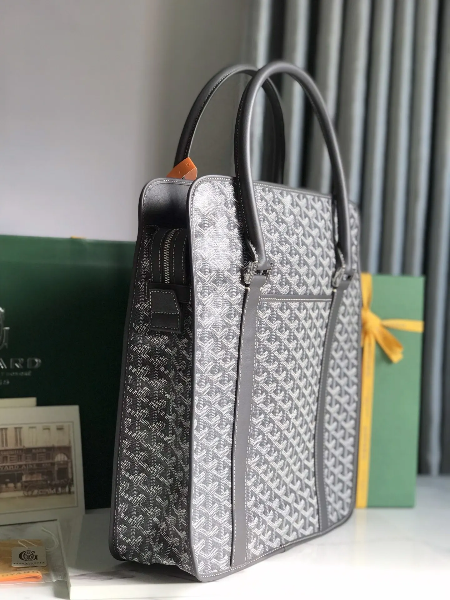 Goyard 皮革 Bourgogne竖款公文包 重新演绎了 商務通勤款