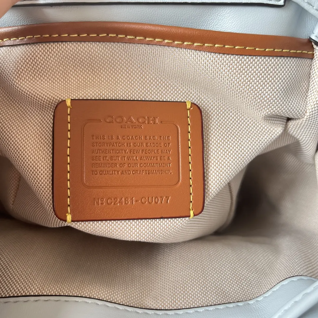 Coach 羊皮 雙肩包 实用雙肩款(數字9) Coach 羊皮 雙肩包 实用雙肩款(數字9)