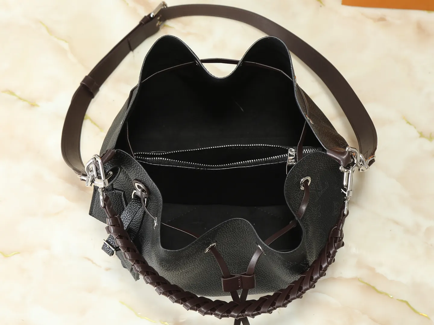 LV 牛皮 托特包 大容量托特款