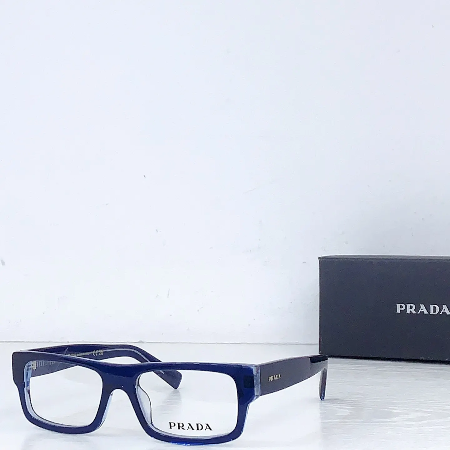 PRADA PR D06V 太阳眼镜 时尚遮阳款