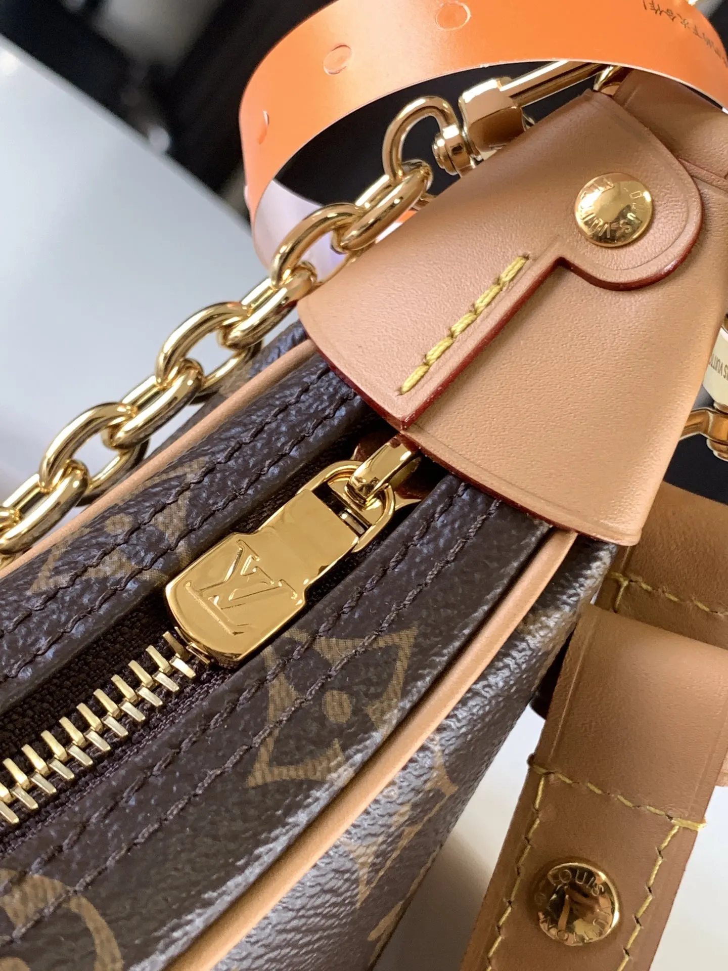 Louis Vuitton M81098 Hobo Bag