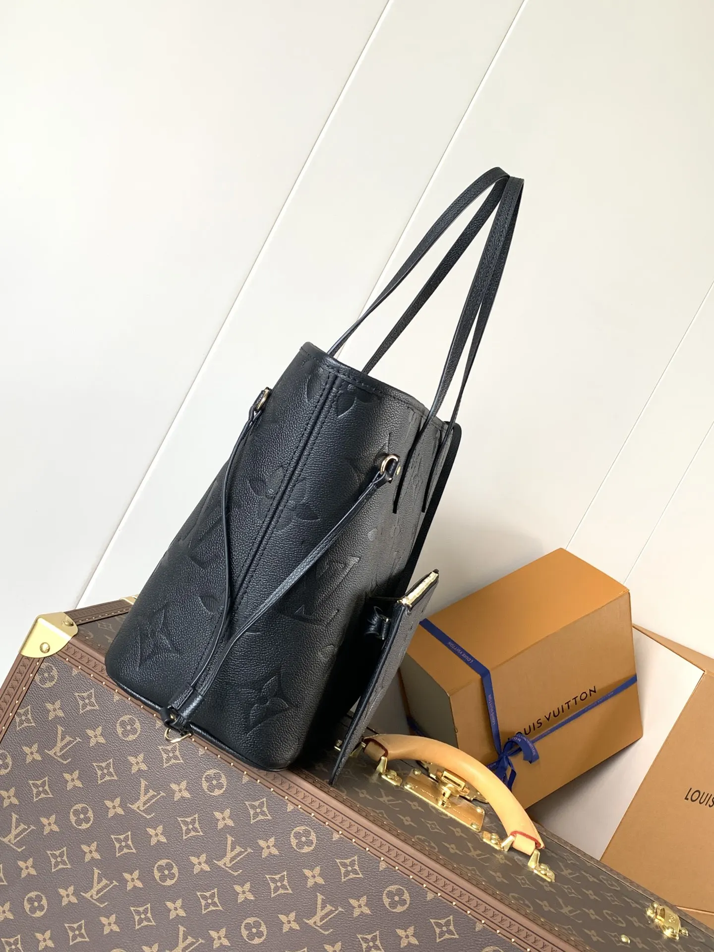 Neverfull 黑色 米白 手拿包 精致手拿款