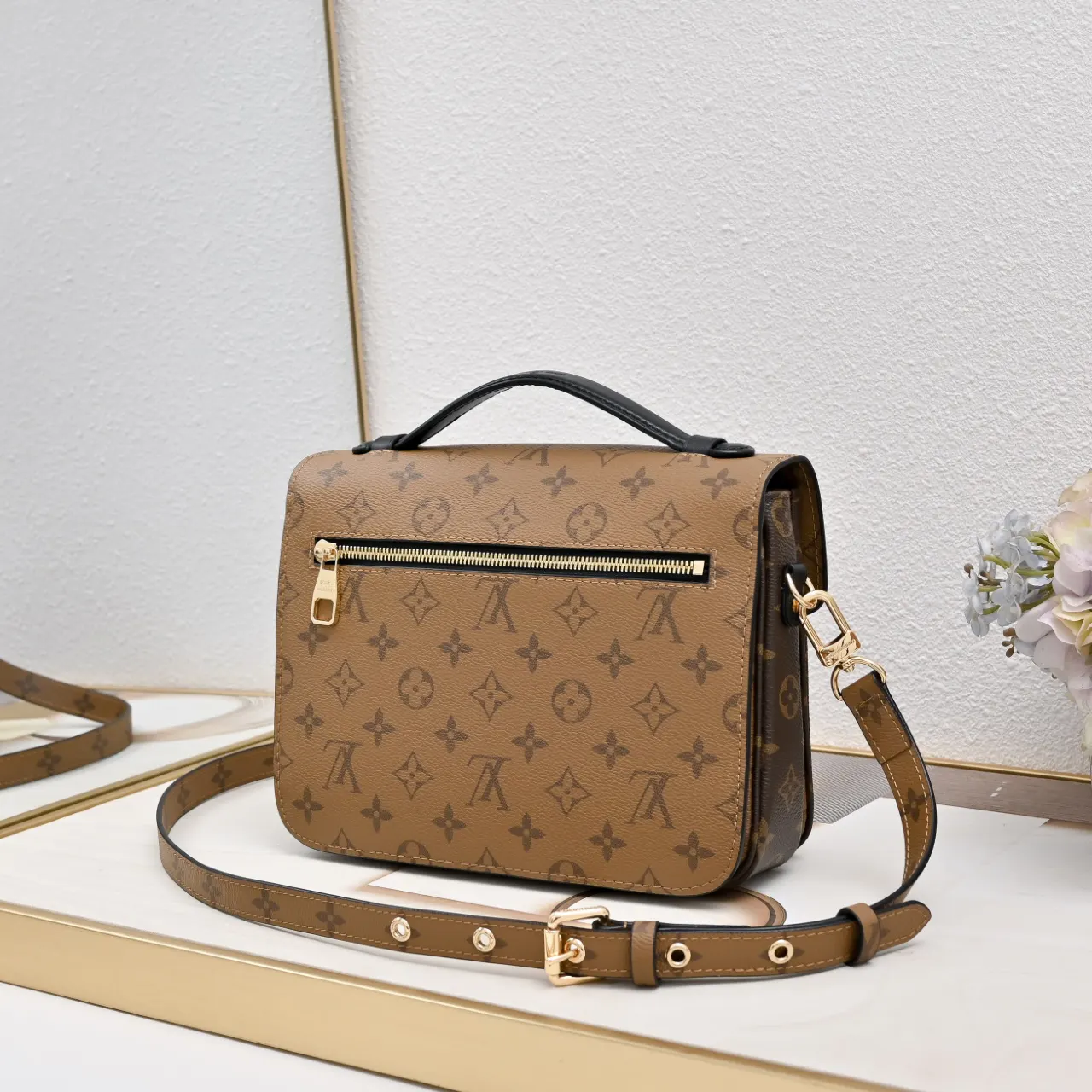 Louis Vuitton Métis Monogram 手提包