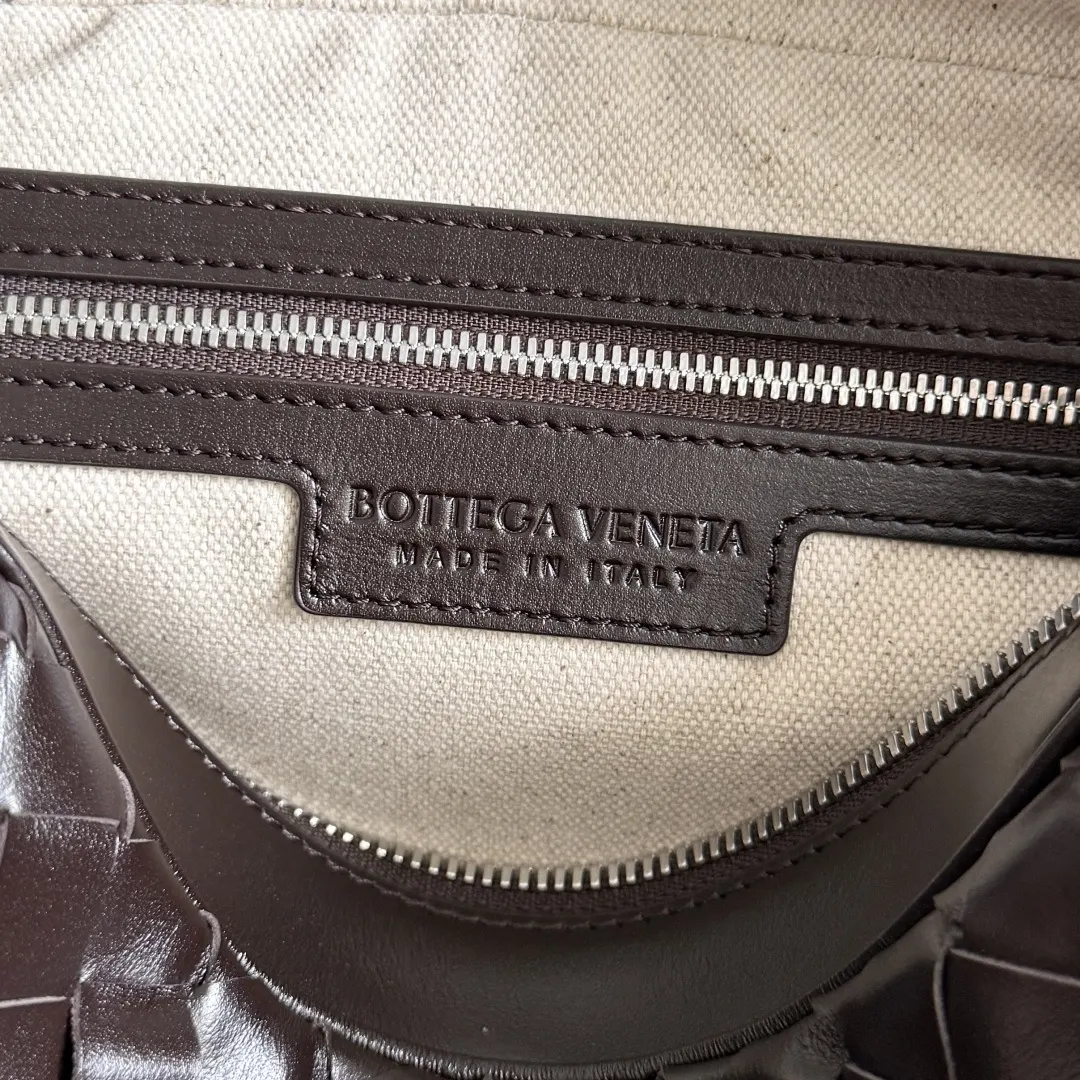 Bottega Veneta 皮革 行李箱 旅行拉杆款 輕便出行款