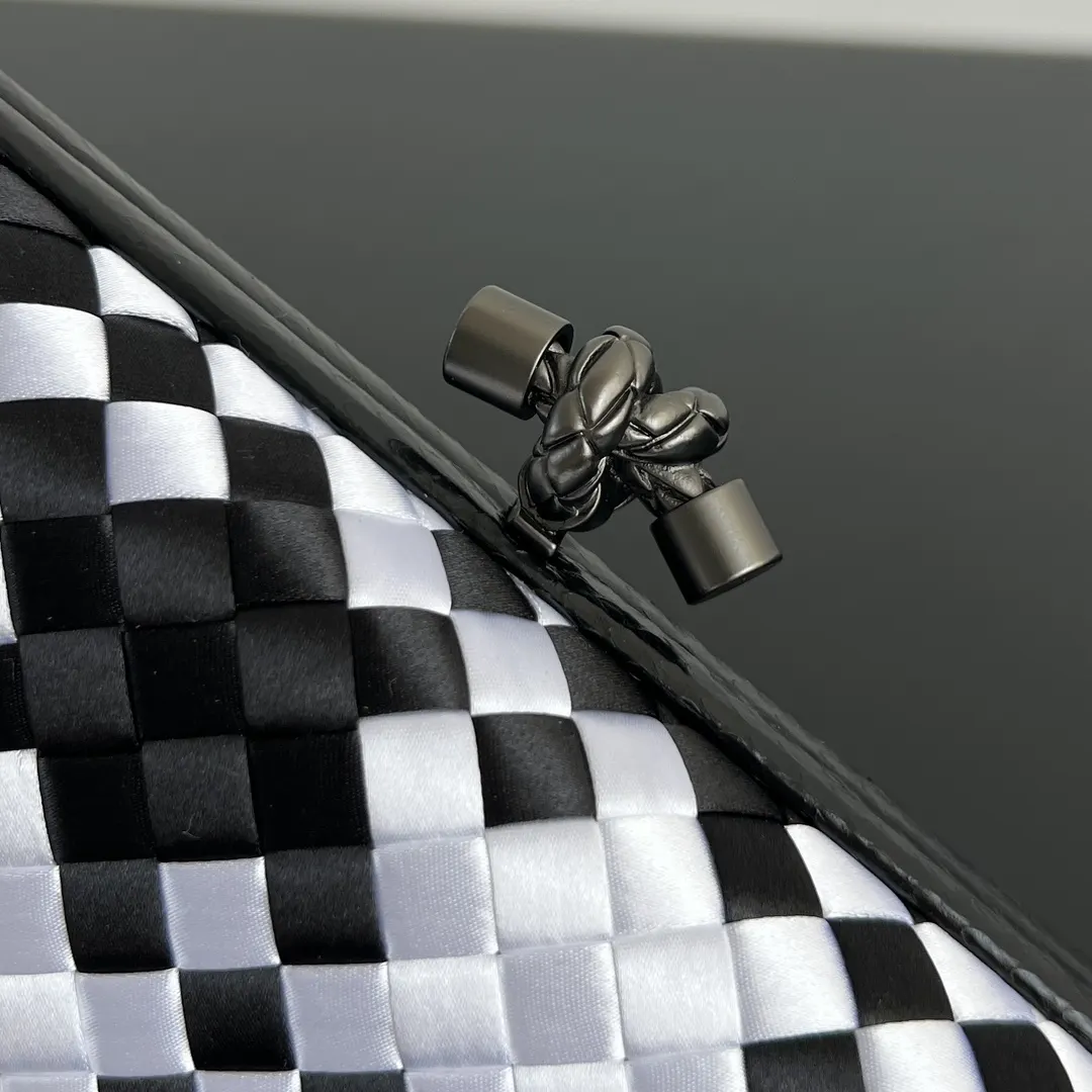 Bottega Veneta 化妆包 便携收纳款