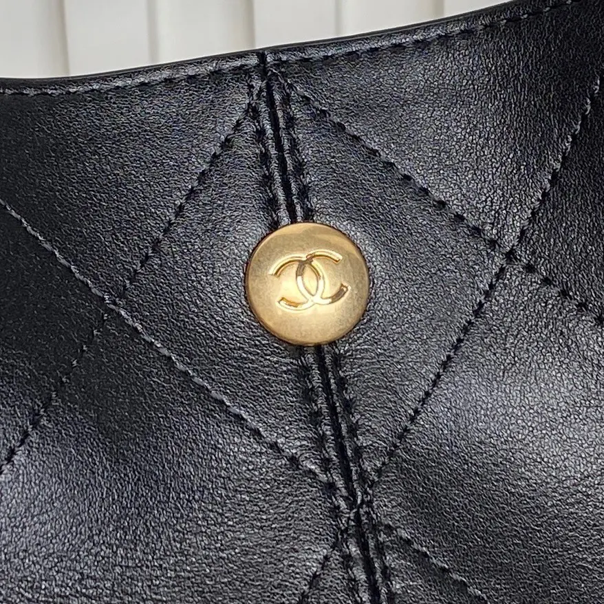 Chanel Tote Bag Leather