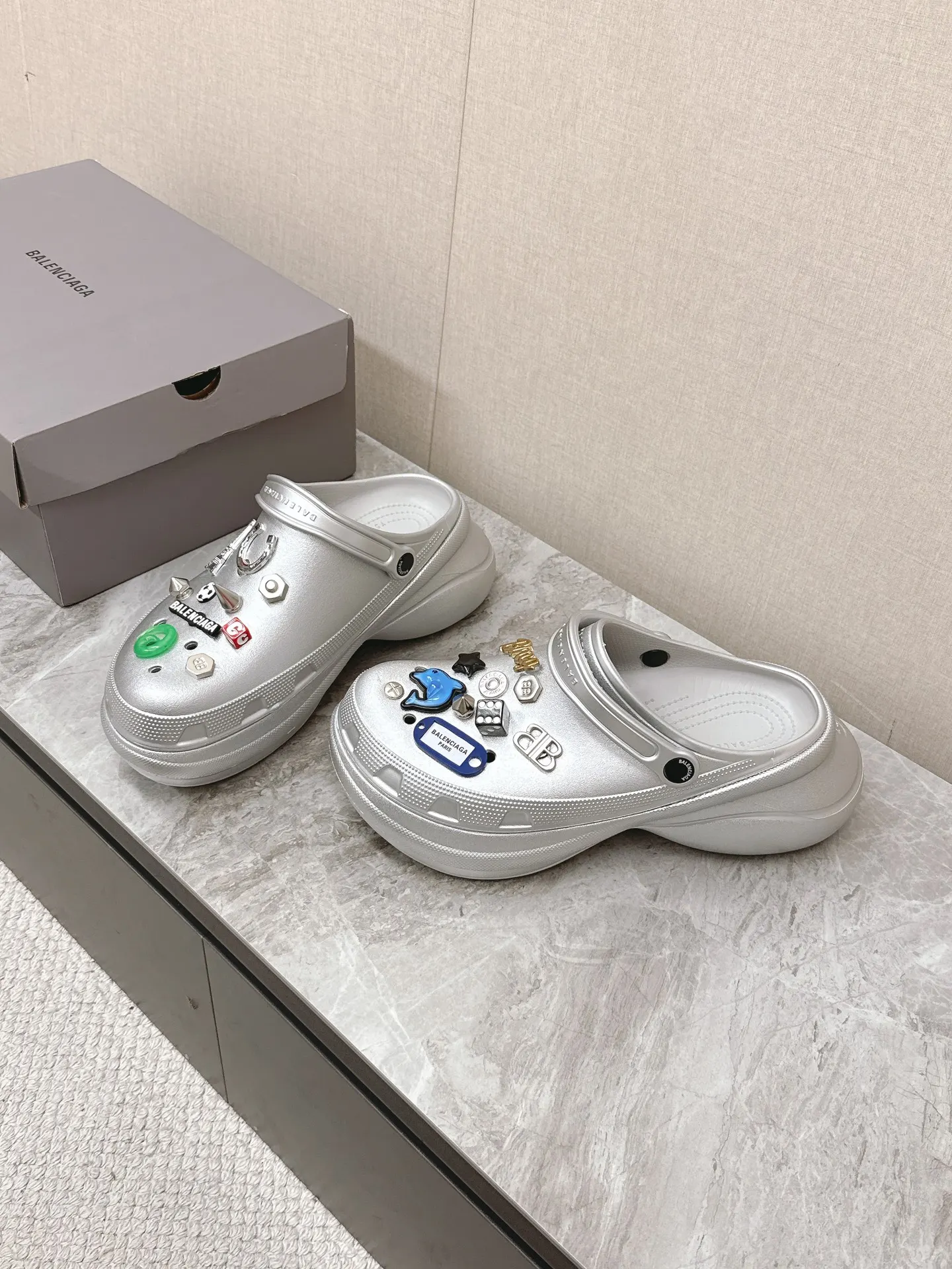 Balenciaga 金扣 运动鞋