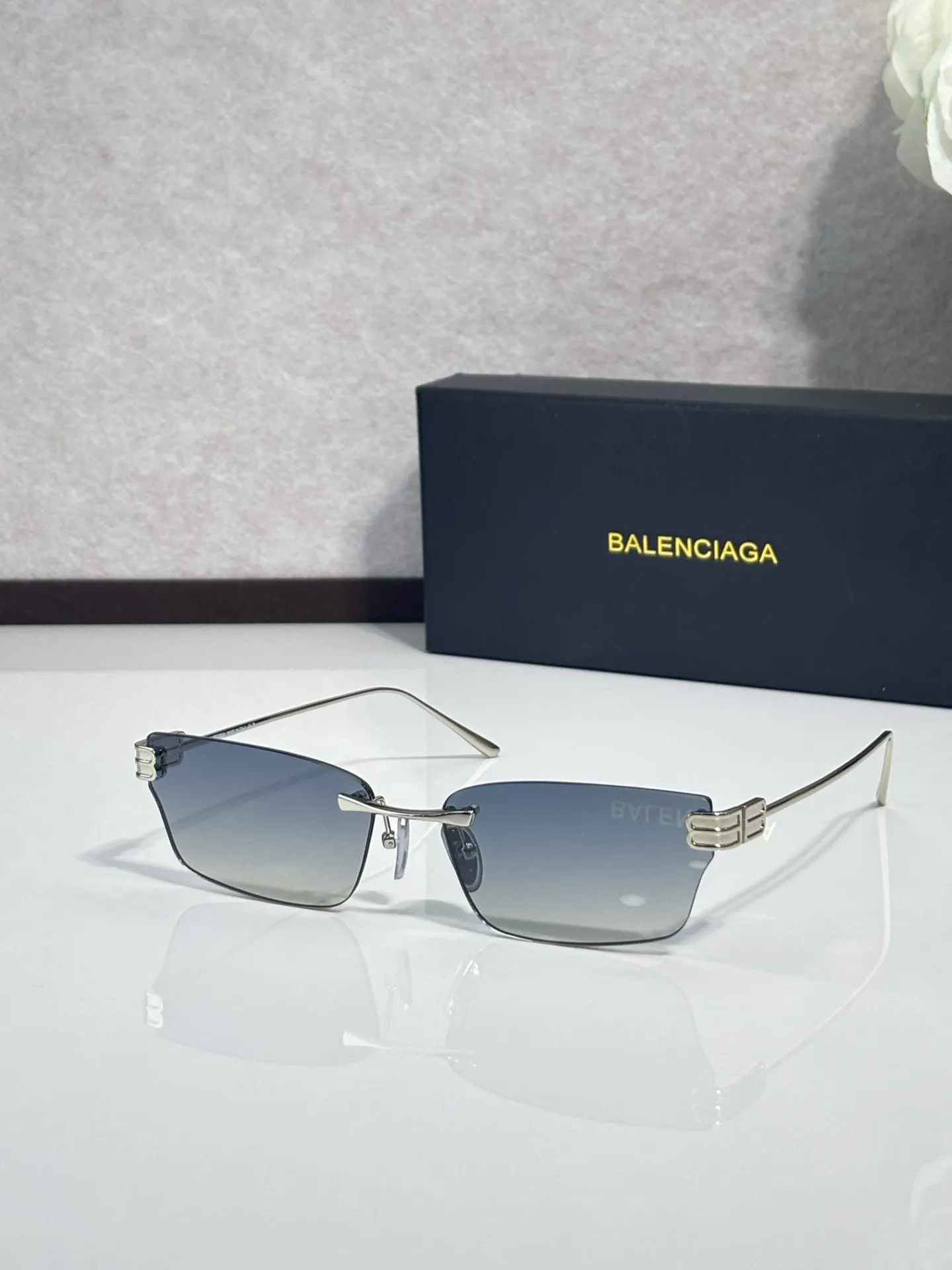 Balenciaga BB0487S 太阳镜