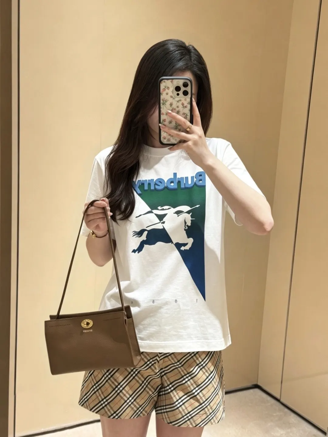 Burberry 白色 印花 短袖T恤 休閒百搭款(數字7) Burberry 白色 印花 短袖T恤 休閒百搭款(數字7)