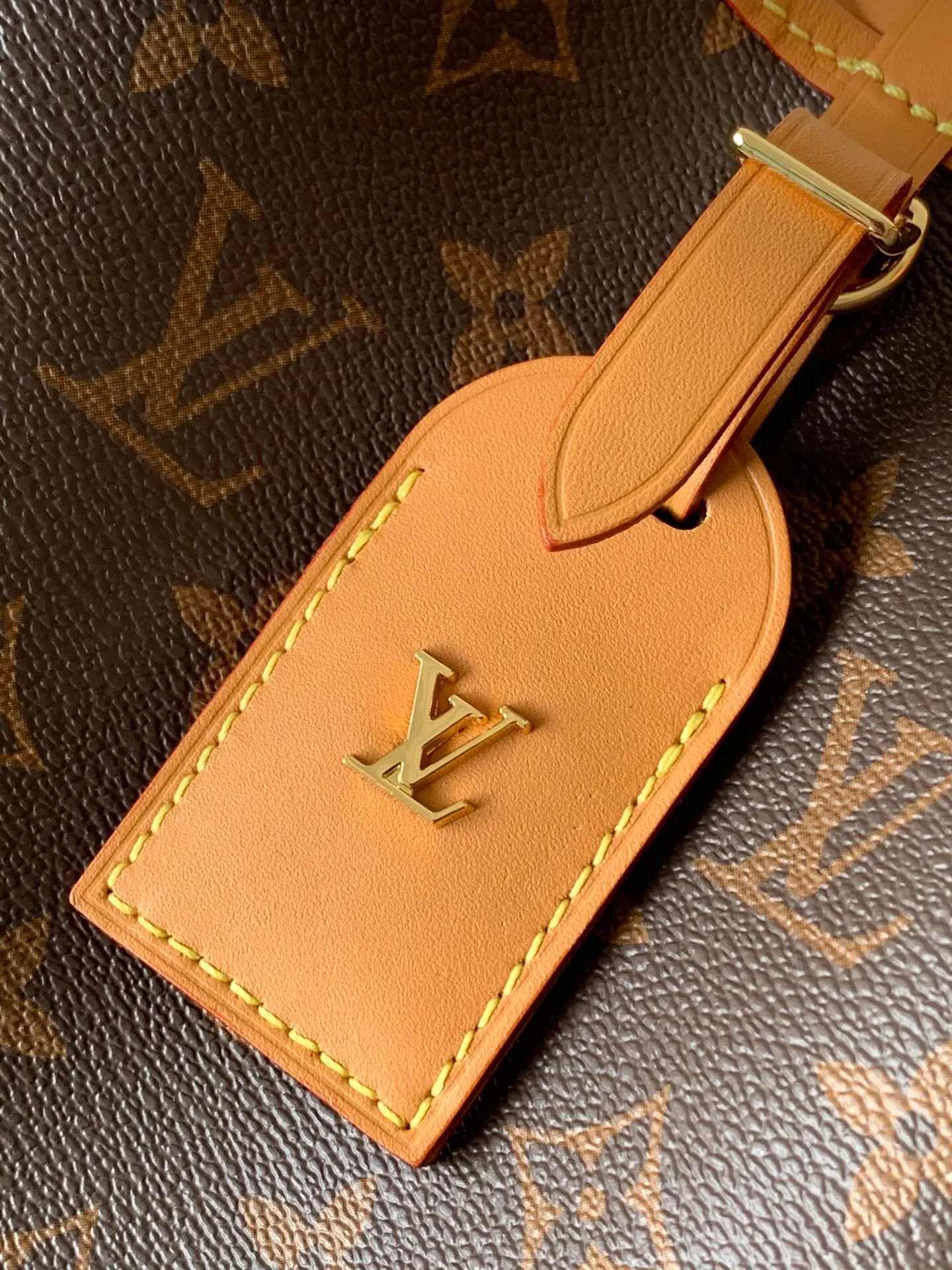 LV 皮料是 意大利 皮 水桶包 休閒水桶款