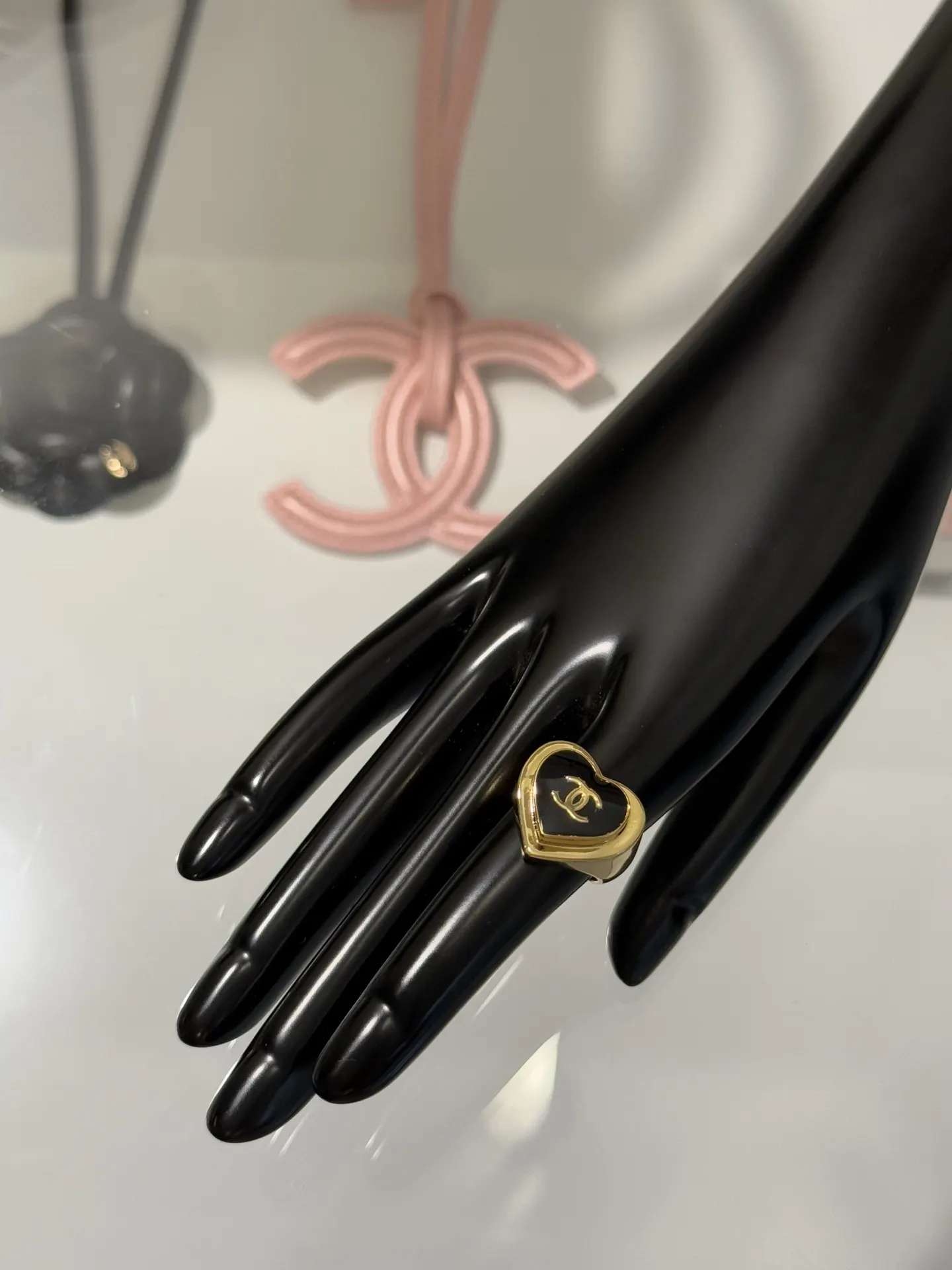 Chanel 黑色/金色 戒指