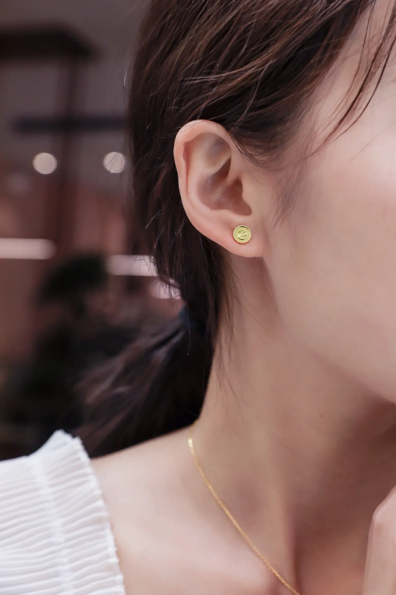 Cartier 白金 金色 耳钉 小巧点缀款