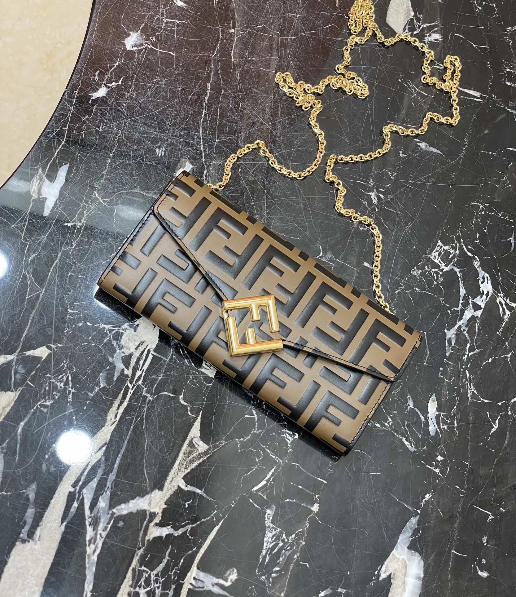 Fendi 卡其色 牛皮 链条包 精选款