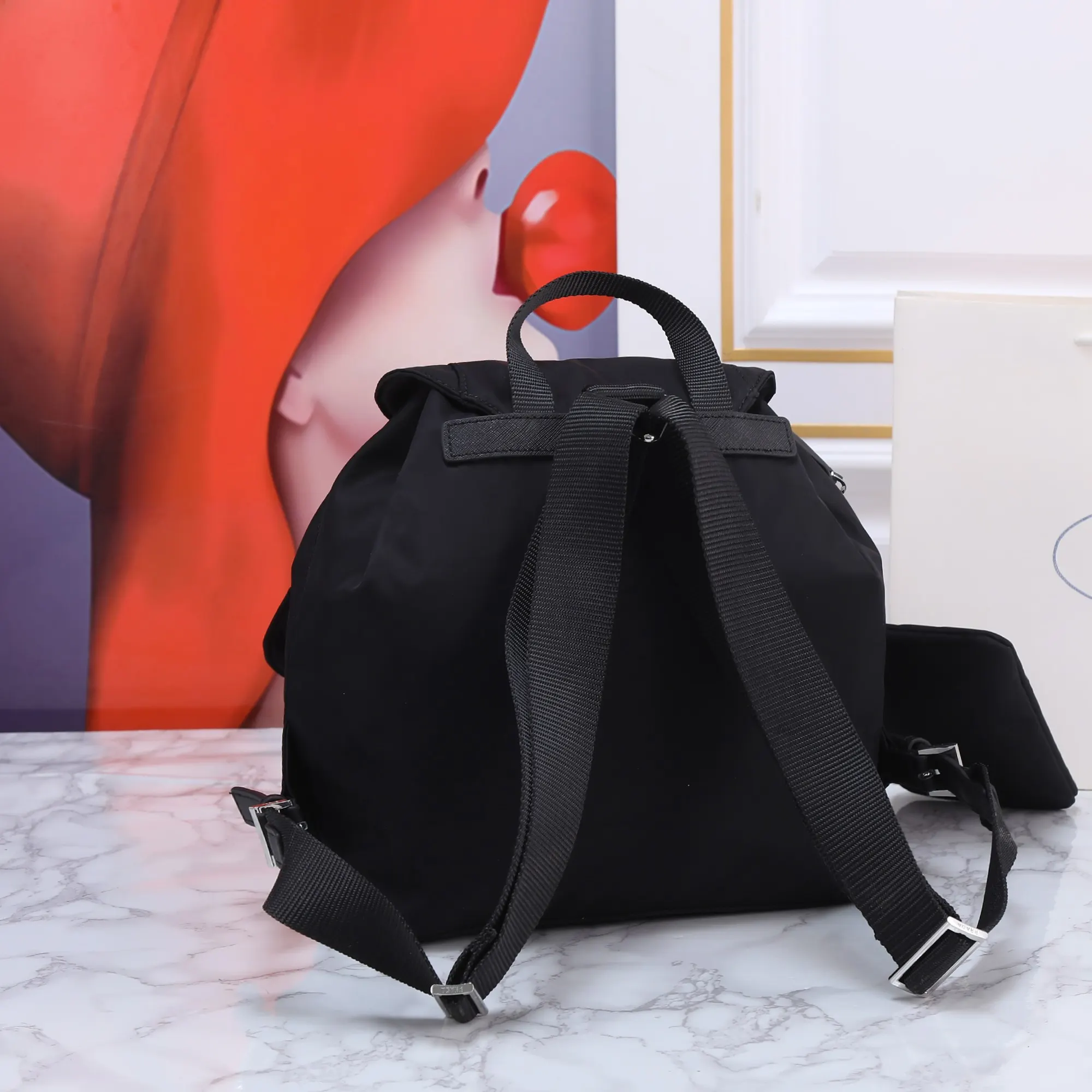 Prada 尼龍 十字纹牛皮 三角标 雙肩背包 輕便实用