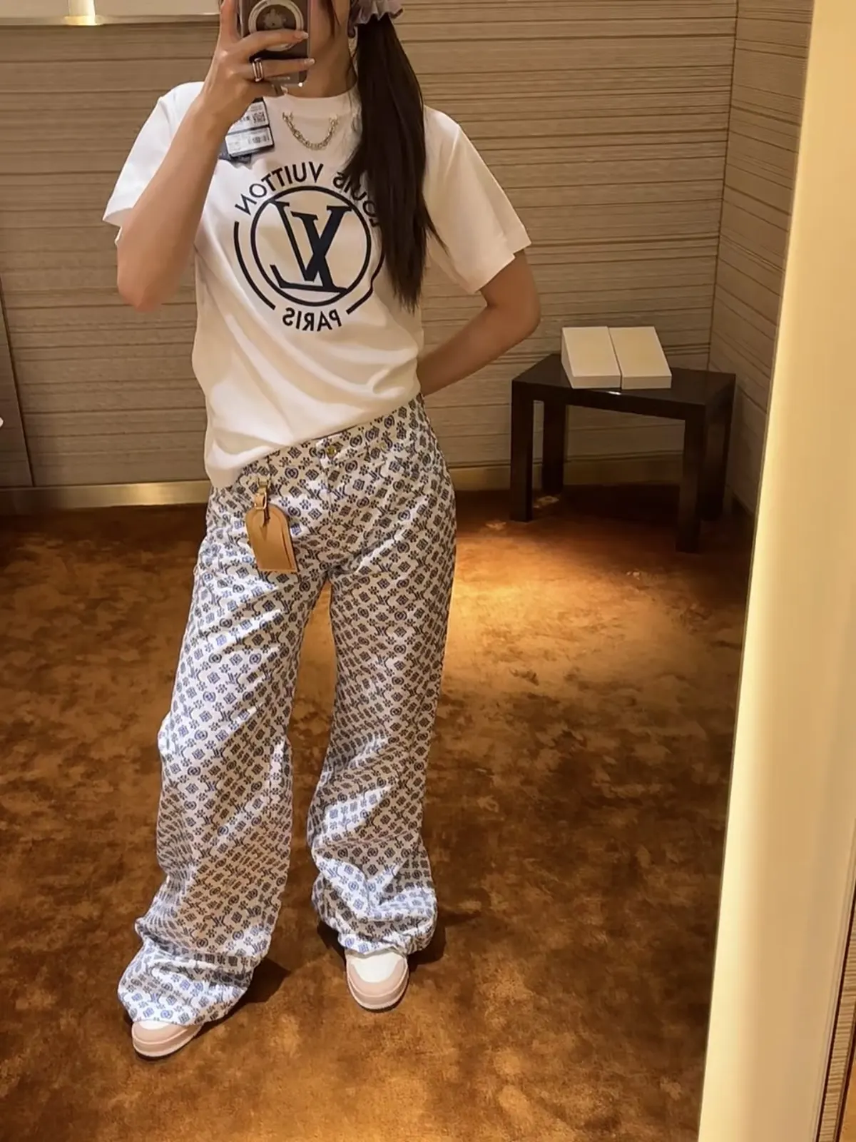LV 白色 MoLogo 短袖T恤 休闲百搭款
