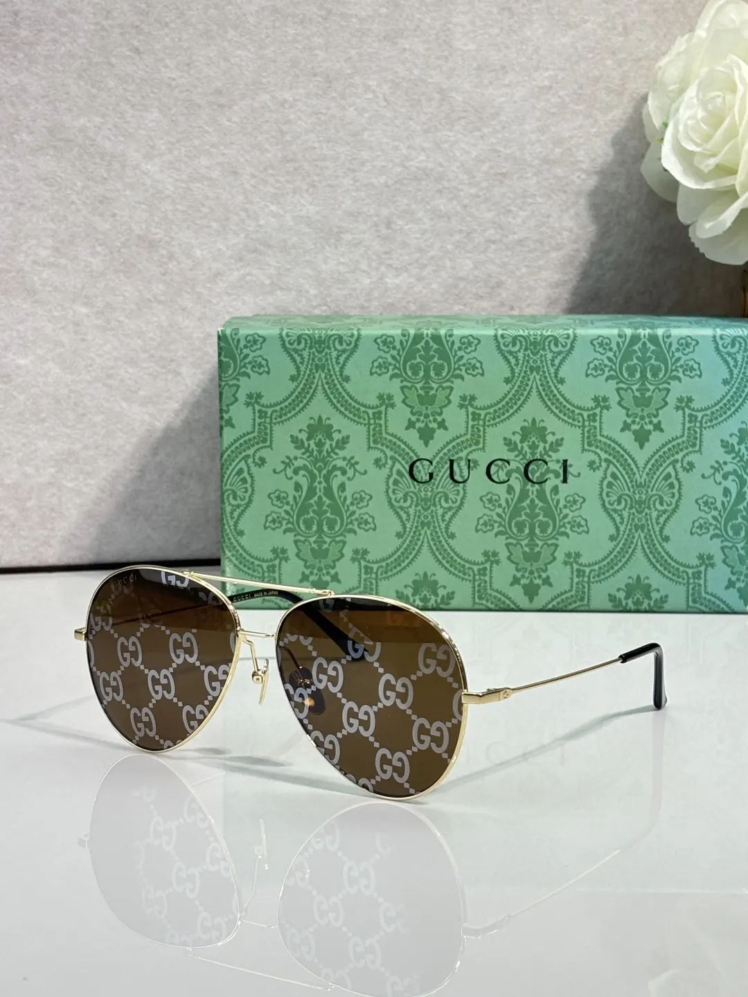 Gucci Round Frame Sunglasses Black