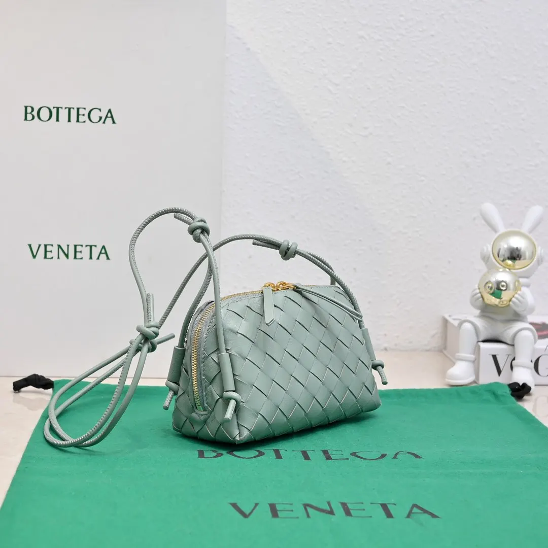 Bottega Veneta 腋下包 复古腋下背款