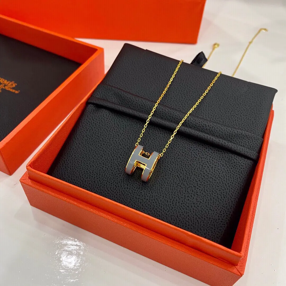 Hermès 灰色 项链