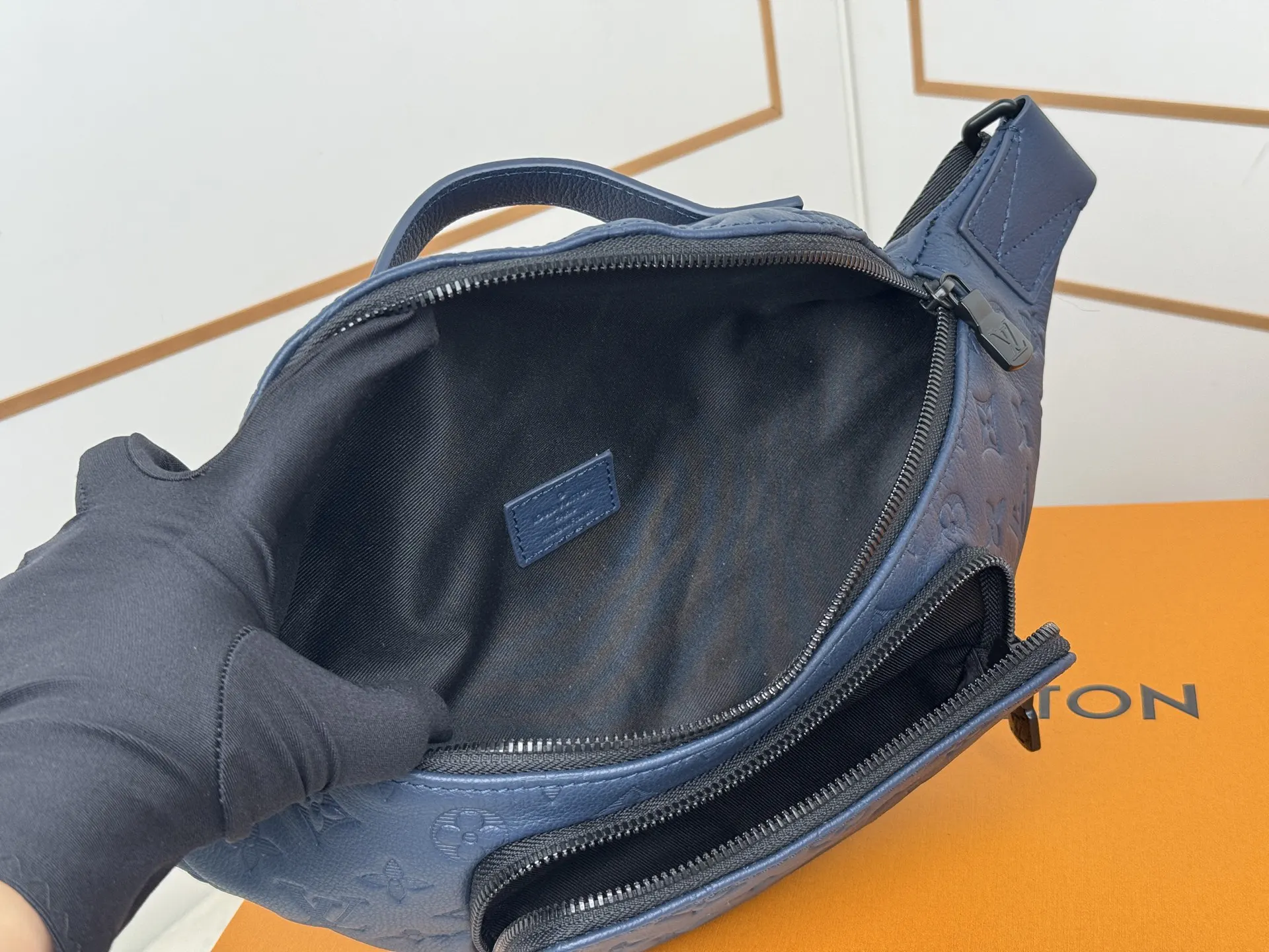Belt Bag Casual Leather Image 9 Belt Bag Casual Leather Image 9