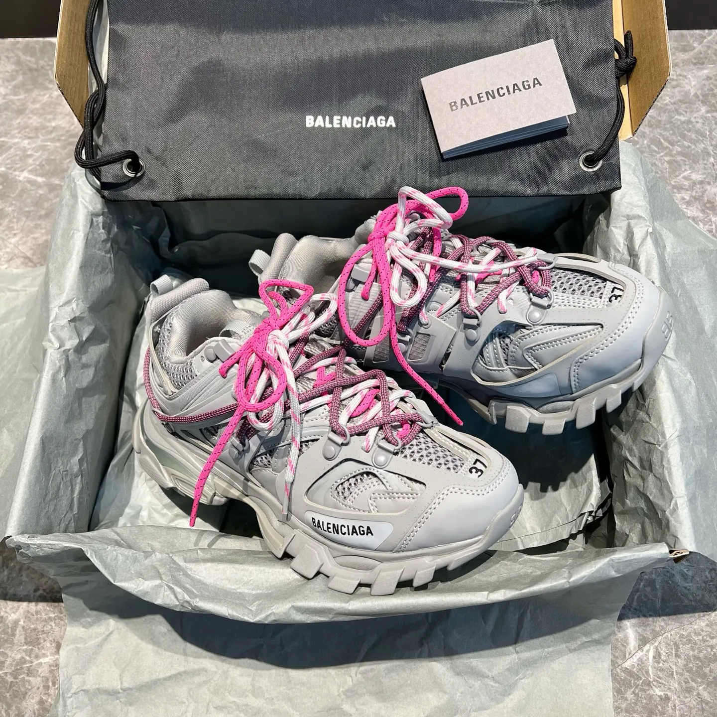 Balenciaga 单肩包 日常搭配