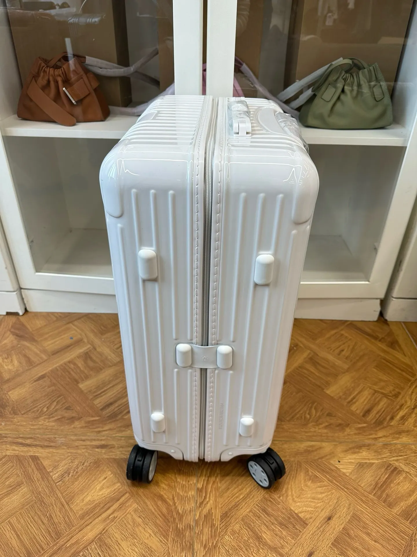 黑色 白色 Essential系列 墨綠 尺寸 行李箱 旅行拉杆款 輕便出行款