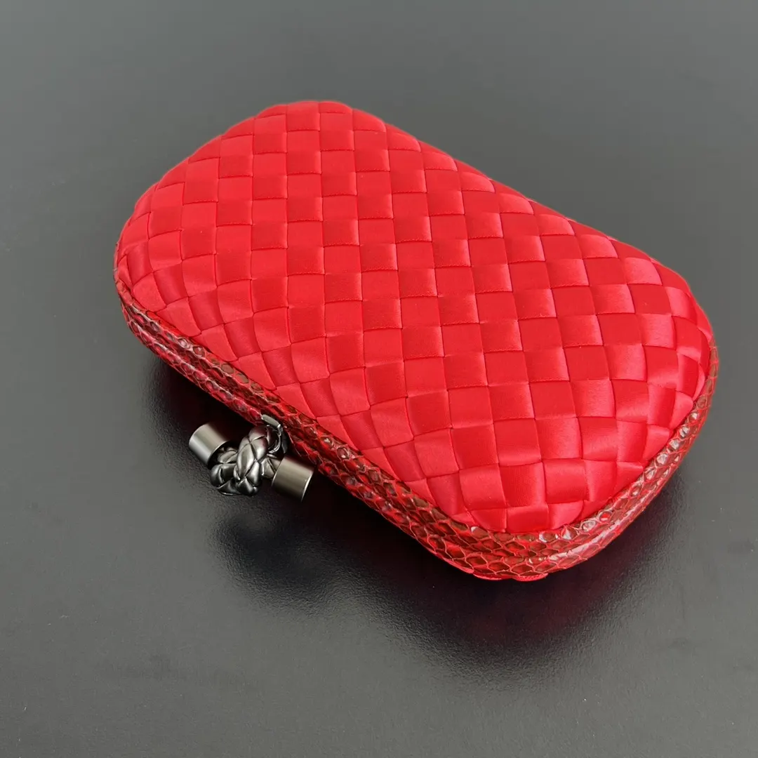 Bottega Veneta 化妆包 便携收纳款