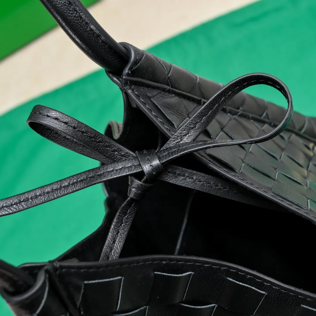 Bottega Veneta 黑色 綠色 皮革 單肩包 日常單肩背款