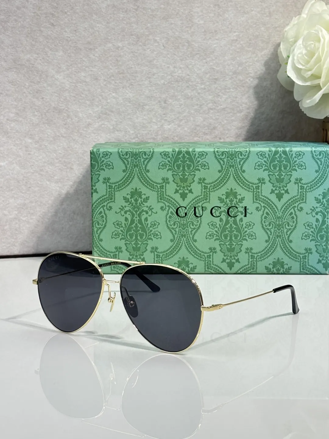 Gucci Round Frame Sunglasses Black