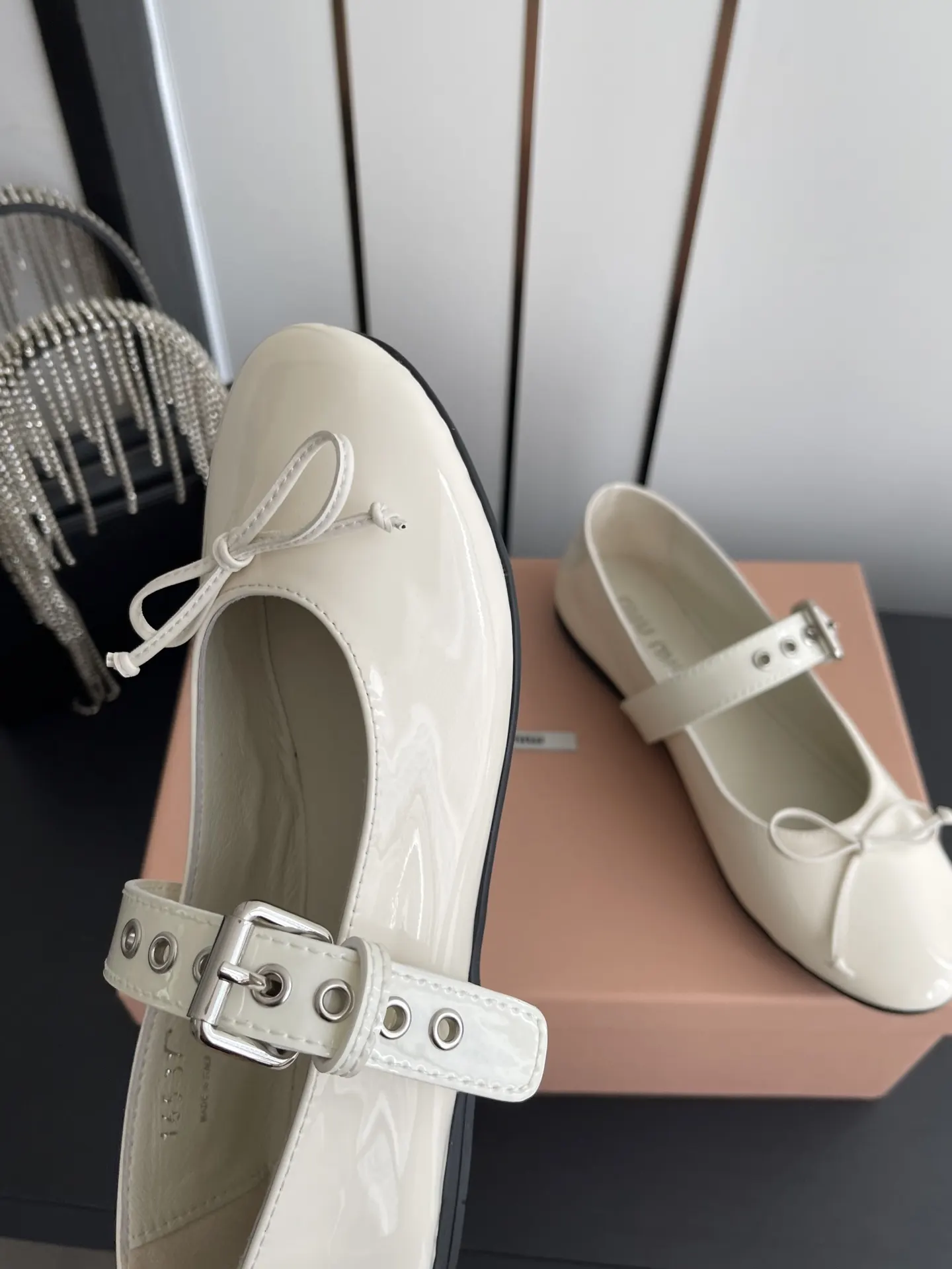 Miu Miu SS 平底鞋 通勤约会款