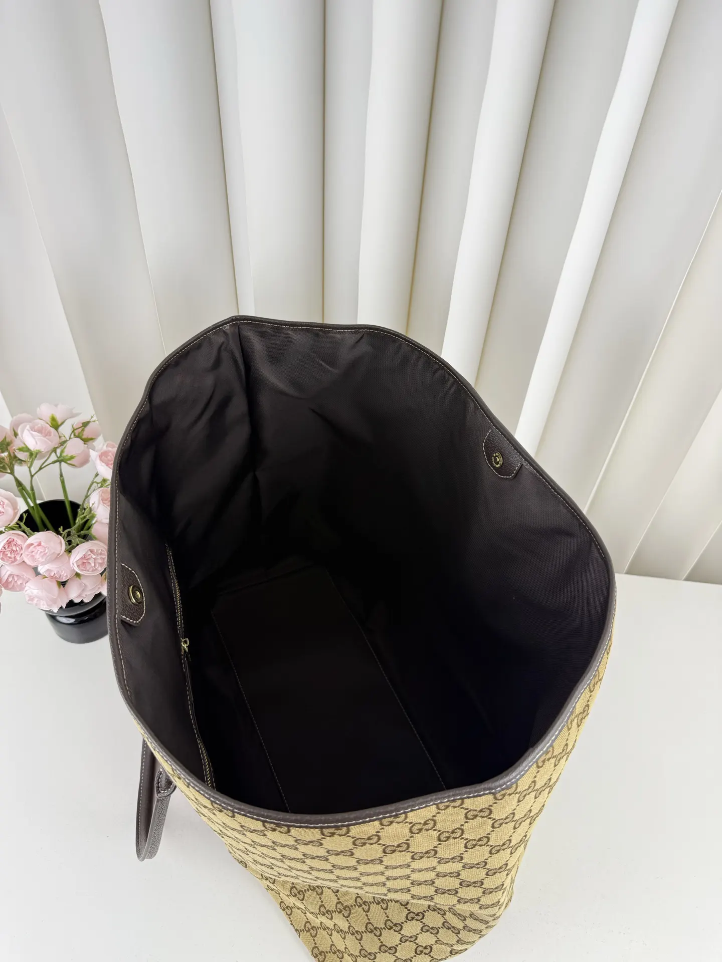 Gucci 老花 帆布 手柄皮質厚实 握感舒適 拉链顺滑 取物超方便 托特包 大容量托特款