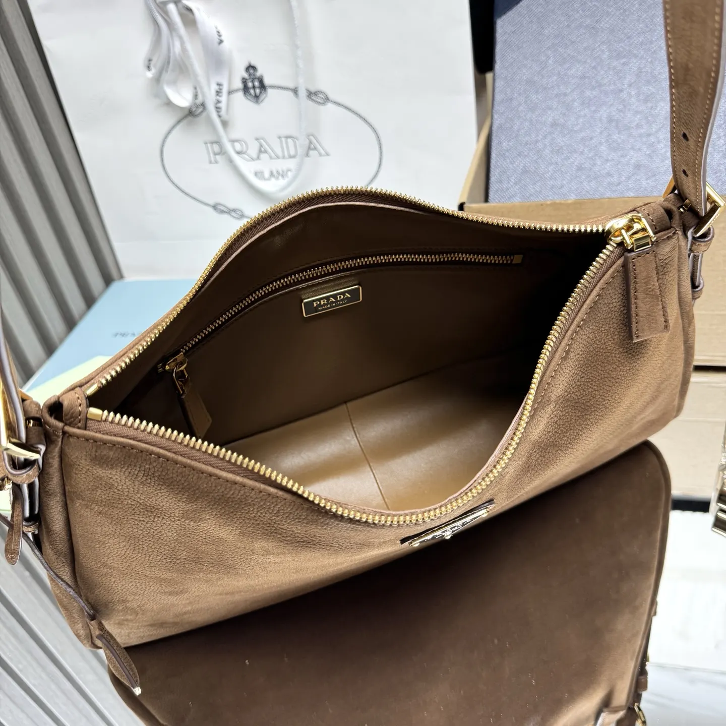 Prada 皮革 斜挎包